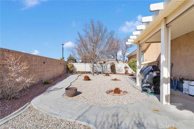 view of yard featuring a patio area