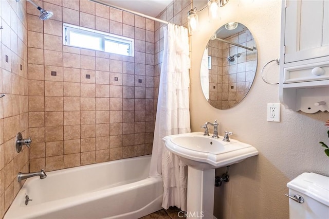 5333 Hartwick St, Los Angeles, CA 90041 - bathroom featuring shower / bathtub combination with curtain and toilet