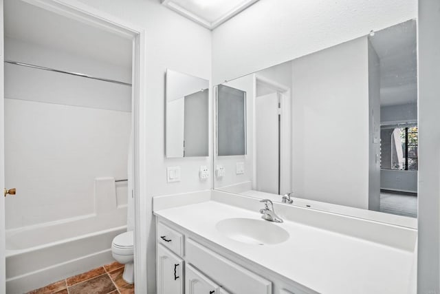 full bathroom with washtub / shower combination, vanity, and toilet