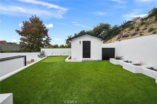 919 Sandcastle Dr, Corona Del Mar, CA 92625 - view of outbuilding with a fenced backyard