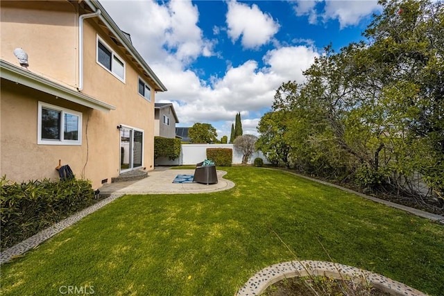 view of yard with a patio