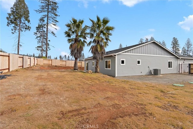 view of yard with central AC