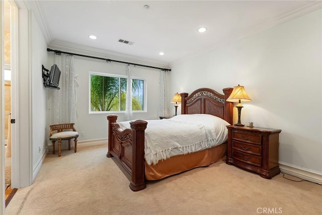 bedroom featuring crown molding, visible vents, baseboards, recessed lighting, and light colored carpet