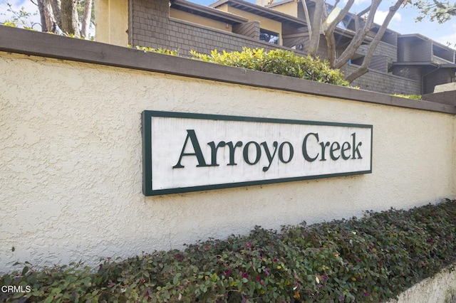 view of community / neighborhood sign