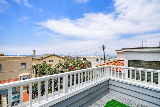 balcony featuring grilling area