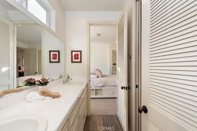 bathroom with vanity