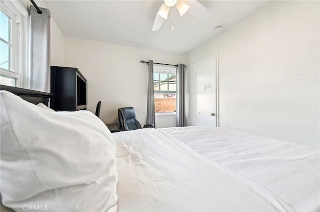 bedroom with a ceiling fan