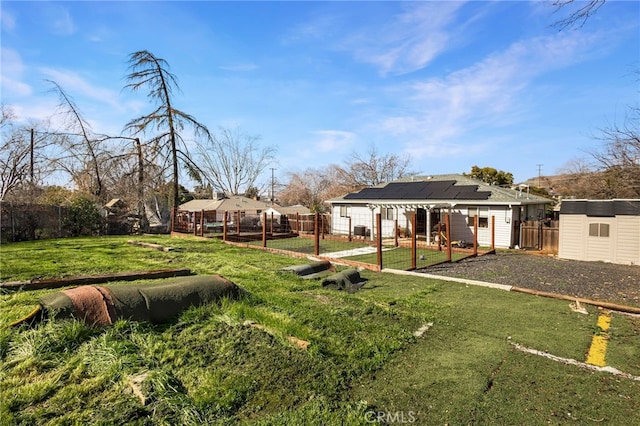 view of yard with an outdoor structure