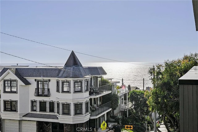 405 26th St, Manhattan Beach, CA 90266 - exterior space featuring a water view