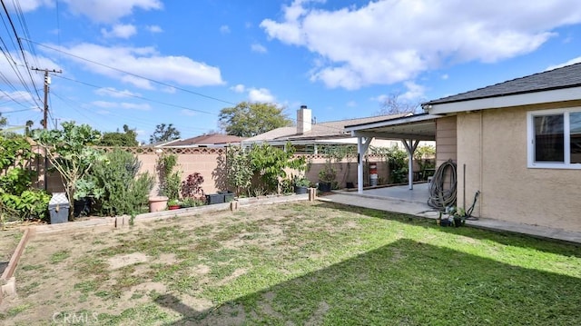 view of yard featuring a patio