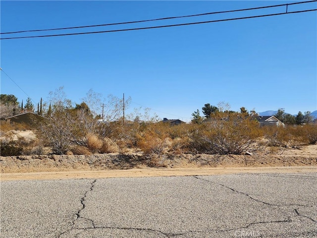 Listing photo 2 for 502 Clark Rd, Lucerne Valley CA 92356