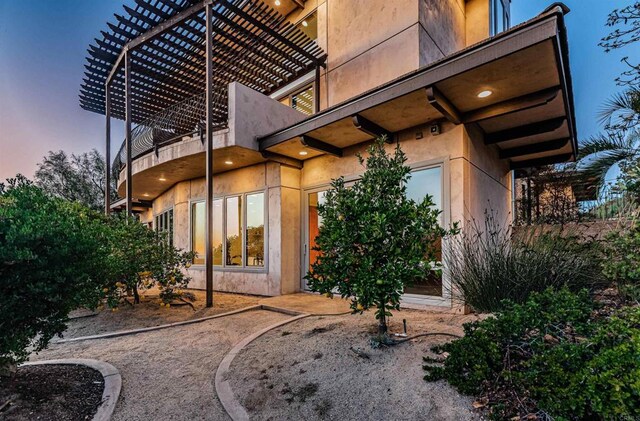 2362 Edgehill Rd, Vista, CA 92084 - entrance to property featuring stucco siding