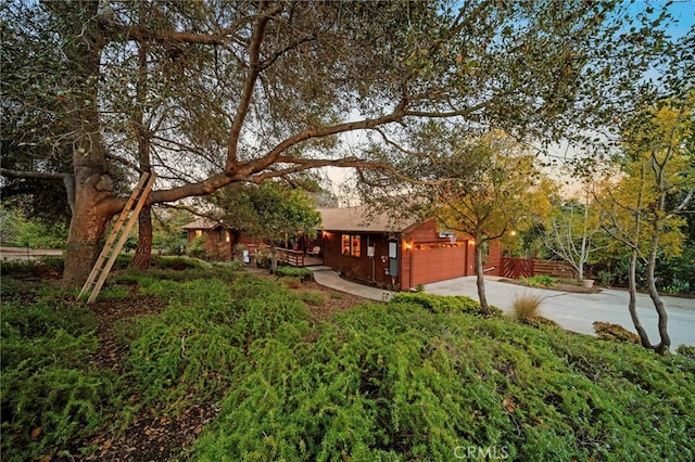 view of front facade featuring a garage