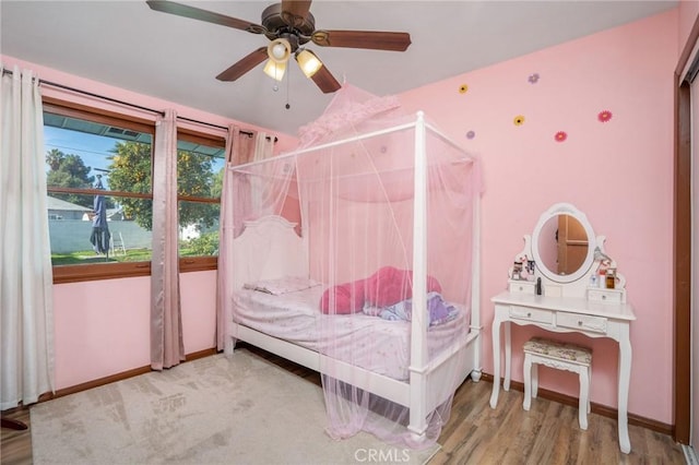 bedroom featuring ceiling fan