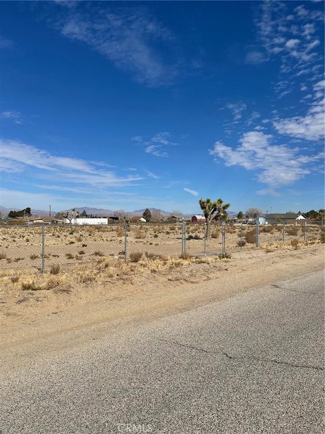 Listing photo 2 for 31160 Sherwood St, Lucerne Valley CA 92356