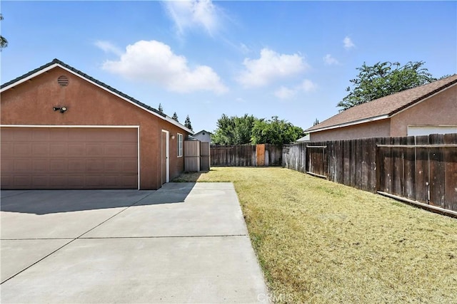 713 Vista Del Rey Dr, Atwater, CA 95301 - view of fenced backyard