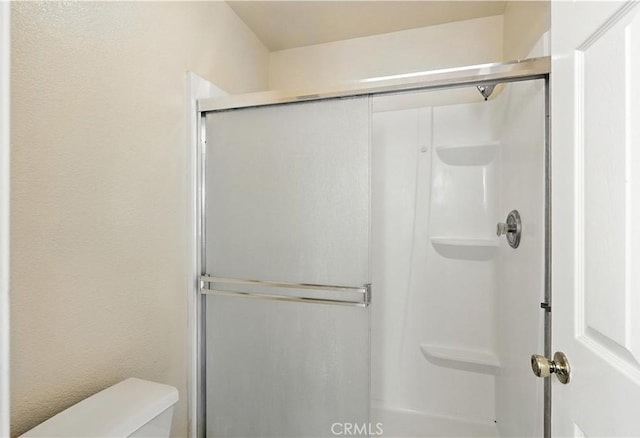 713 Vista Del Rey Dr, Atwater, CA 95301 - full bath with a shower stall