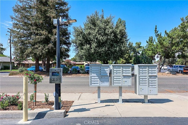 713 Vista Del Rey Dr, Atwater, CA 95301 - view of property's community with mail area