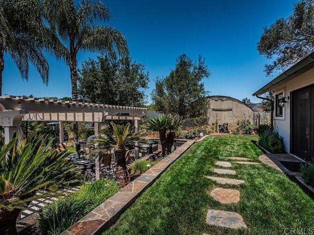 view of yard featuring a pergola