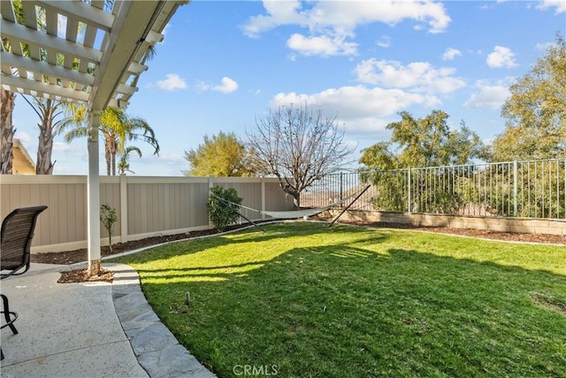 view of yard with a pergola