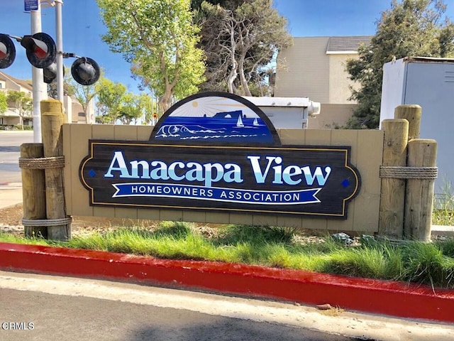 view of community / neighborhood sign