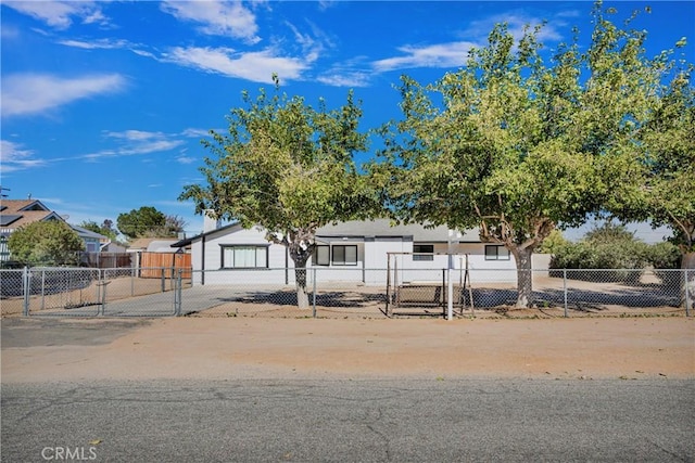 view of front of property