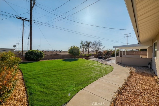 view of yard featuring a patio area