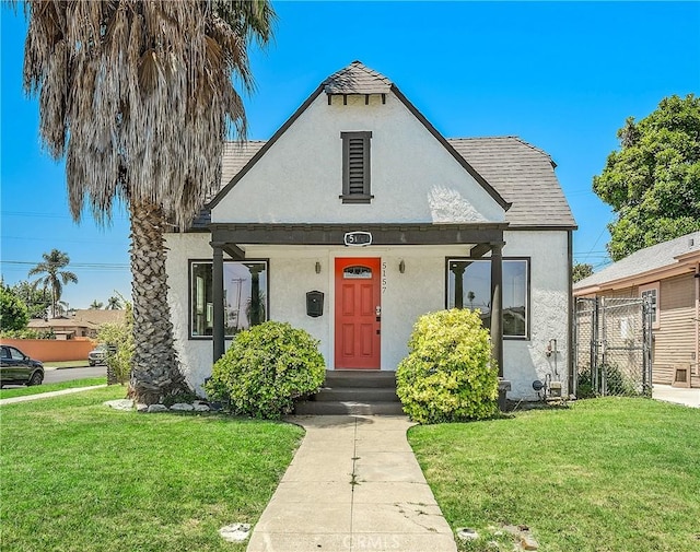 view of front of house with a front yard