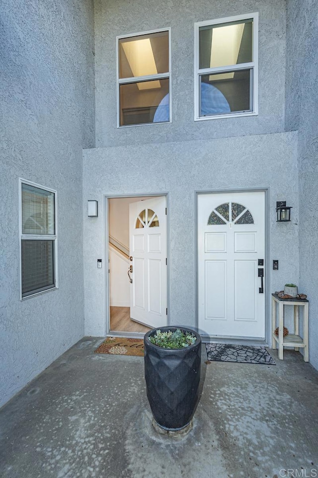 656 Westlake St, Encinitas, CA 92024 - property entrance featuring stucco siding