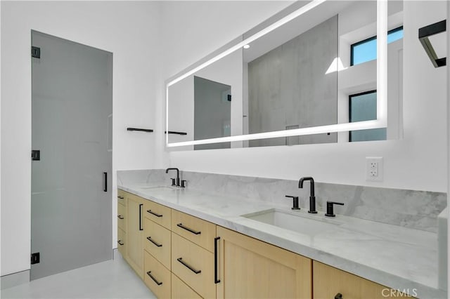 2319 Huntington Ln Unit A, Redondo Beach, CA 90278 - full bathroom featuring double vanity