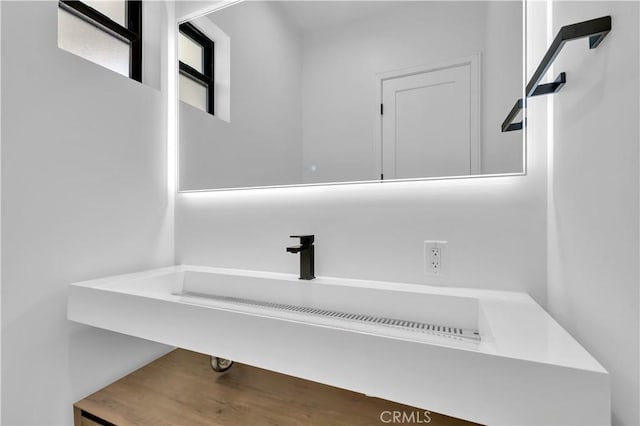2319 Huntington Ln Unit A, Redondo Beach, CA 90278 - bathroom featuring a sink
