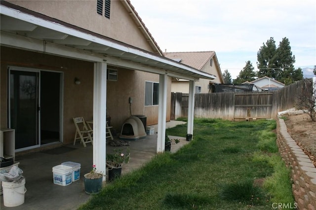 view of yard with a patio