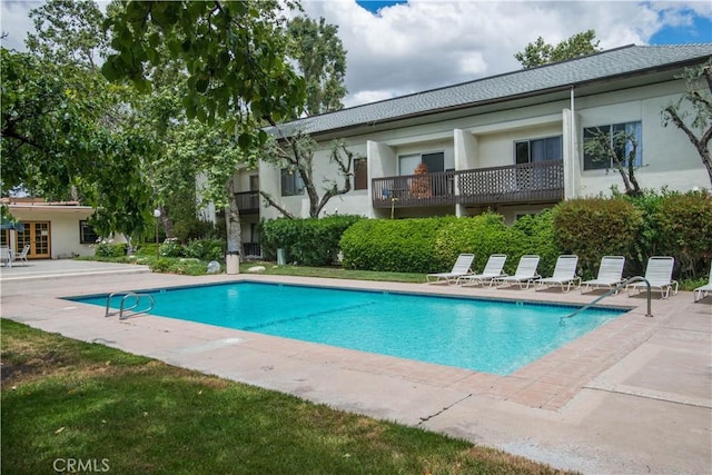 23515 Lyons Ave Unit 228, Valencia, CA 91355 - community pool with a patio