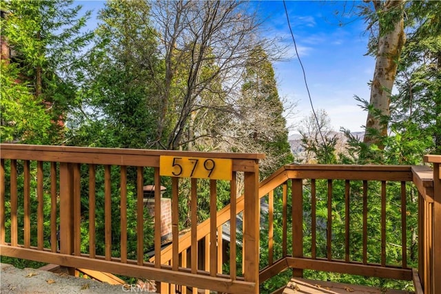 579 E Victoria Ct, Lake Arrowhead, CA 92352 - view of wooden deck