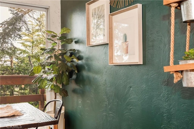 579 E Victoria Ct, Lake Arrowhead, CA 92352 - interior space