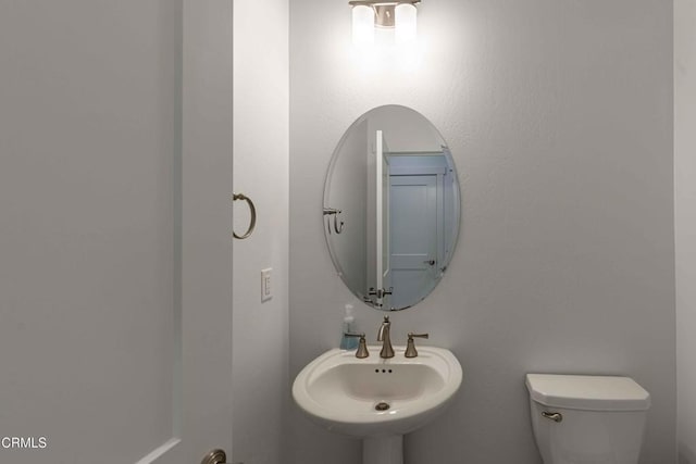 14706 Pemberley Passage Ave, Bakersfield, CA 93311 - bathroom featuring sink and toilet