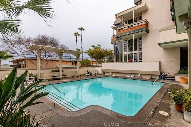 2525 E 19th St Unit 12, Signal Hill, CA 90755 - view of pool