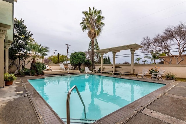 2525 E 19th St Unit 12, Signal Hill, CA 90755 - outdoor pool with a fenced backyard and a patio