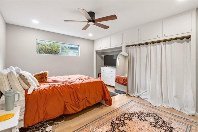 bedroom with ceiling fan