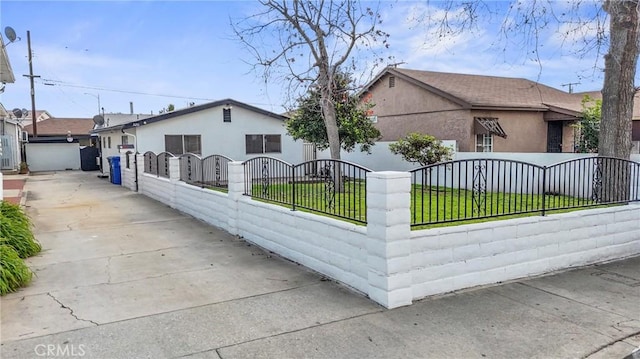 ranch-style house with a front yard