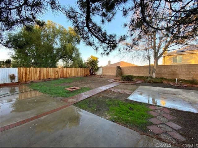 view of yard with a patio area