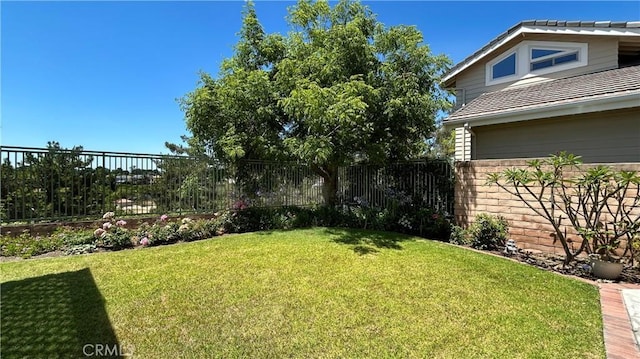 view of yard featuring fence