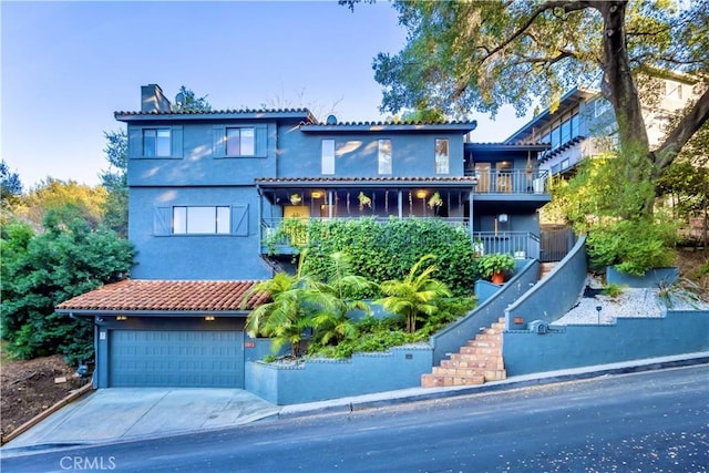 view of front of house with a garage