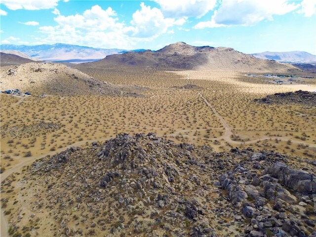 16 Laguna Seca, Apple Valley, CA 92307