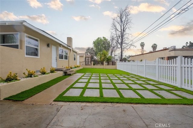 view of yard with a patio area