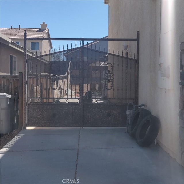 13023 Tehachapi St, Hesperia, CA 92344 - view of gate