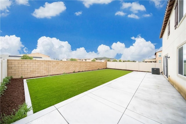 30750 Gazing Star Ln, Murrieta, CA 92563 - fenced backyard with a patio