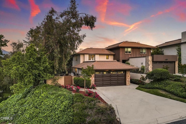 view of front of property featuring a garage