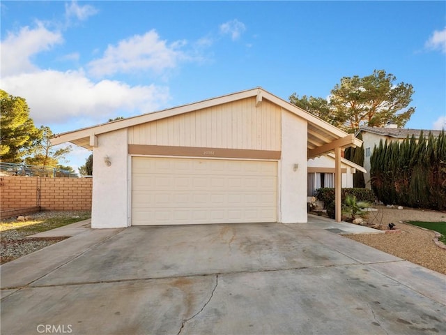 27767 Hummingbird Ln, Helendale, CA 92342 - garage featuring concrete driveway