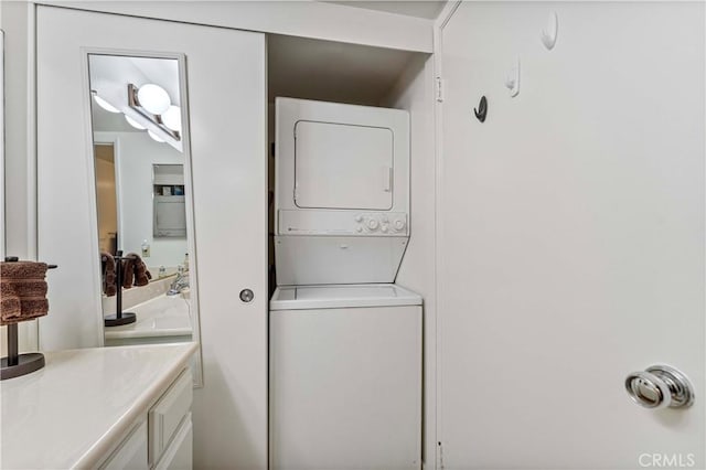 769 Birchpark Cir Unit 207, Thousand Oaks, CA 91360 - laundry area with stacked washer / dryer